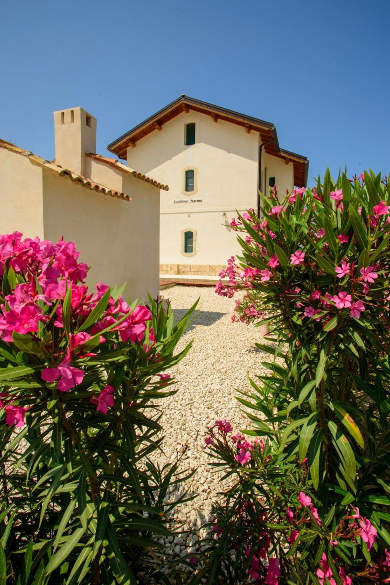 B&B Fermata 106 Da Carolina Siculiana Marina Buitenkant foto